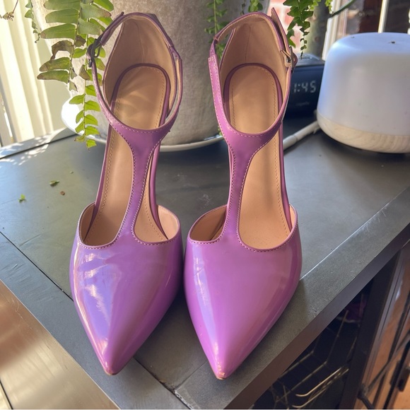 Purple T Strap Stilettos. Absolutely gorgeous. - Picture 3 of 3